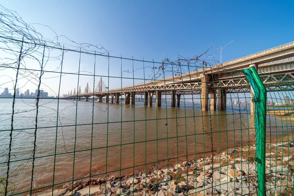 Современный мост — стоковое фото