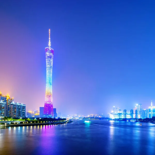 Wahrzeichen von Guangzhou: Guangzhou-Turm lizenzfreie Stockfotos