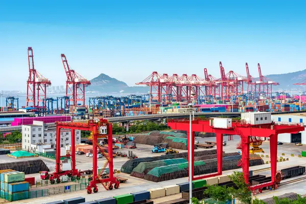 Vista aérea de un muelle de carga Imagen De Stock