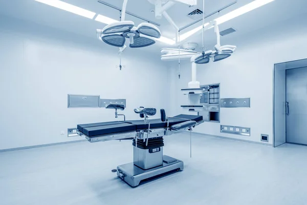 Interior of operating room in modern clinic — Stock Photo, Image