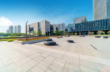 Şehir Meydanı ve Gökdelen