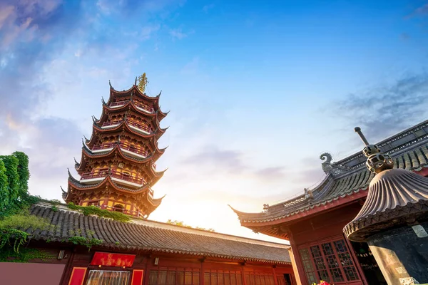 Temple and pagoda — Stock Photo, Image