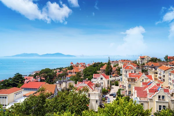 Qingdao, Çin'deki Alman tarzı tarihi binalar. — Stok fotoğraf