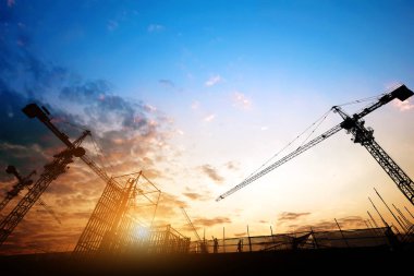 Alacakaranlıkta şantiye