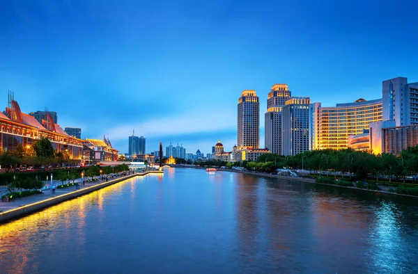 Stadt Tianjin, China, Nachtsicht — Stockfoto