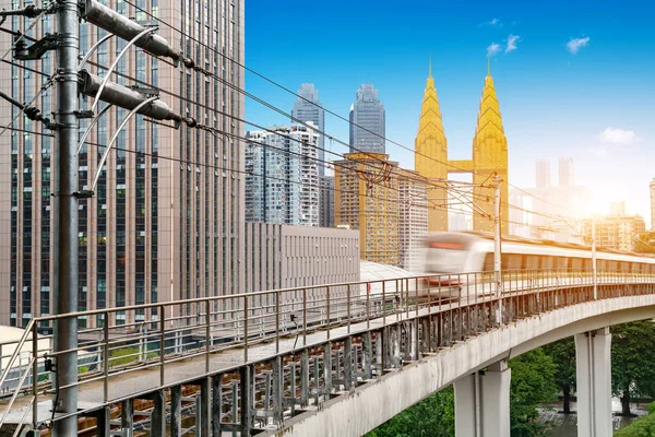 Tunnelbanetåg Med Skyskrapa Den Moderna Staden Chongqing Kina — Stockfoto