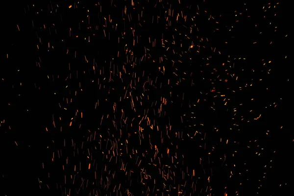 şenlik ateşi kıvılcım gece, sığ odak karanlık gökyüzünde