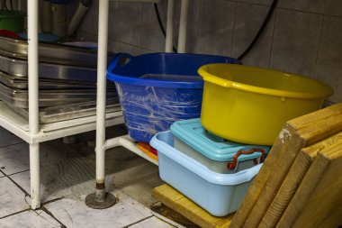 Bulaşık makinesi alanında, Restoran ve mutfak yardımcı programı bulaşık yıkadım