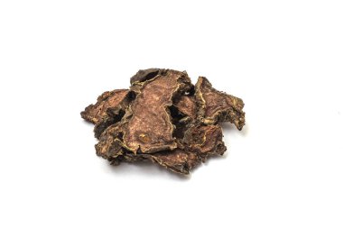 Rhodiola rosea beyaz izole zemin üzerinde kuru kök