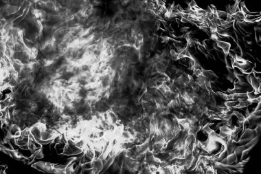 yanan bir ateş yakın çekim siyah bir arka plan üzerinde sandalyede