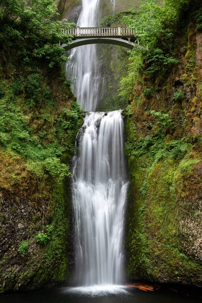 美国俄勒冈州哥伦比亚河峡谷的Multnomah瀑布 — 图库照片