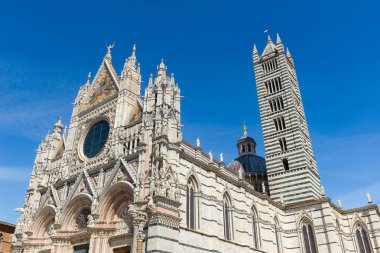 Siena Katedrali, Kutsal Bakire Meryem, İtalya varsayım için adanmış