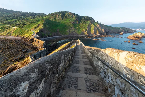 San Juan de Gaztelugatxe, Bask Ülkesi, İspanya yolu