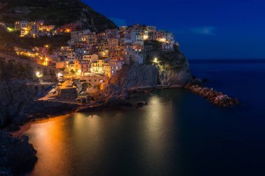 Gece Manarola Köyü, Cinque Terre, İtalya