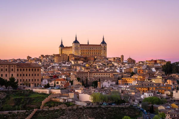 Vista Panorâmica Toledo Com Castelo Alcazar Pôr Sol Castilla Mancha — Fotografia de Stock