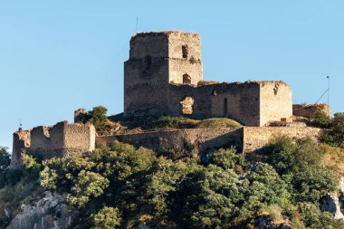 Ocio Kalesi, Inglares Vadisi 'ndeki Navarre Krallığı' nın bir ortaçağ şatosunun kalıntıları, İspanya 'daki Alava