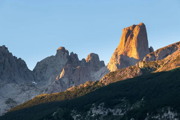 Naranjo Bulnes Connu Sous Nom Picu Urriellu Village Camarmena Lever — Photo