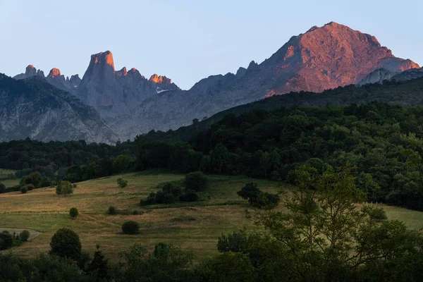 Naranjo Bulnes Conocido Como Picu Urriellu Desde Mirador Pozo Oración — Foto de Stock