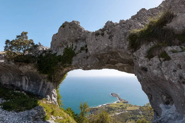 Arco Natural Llamado Ojo Del Diablo Cantabria España — Foto de Stock