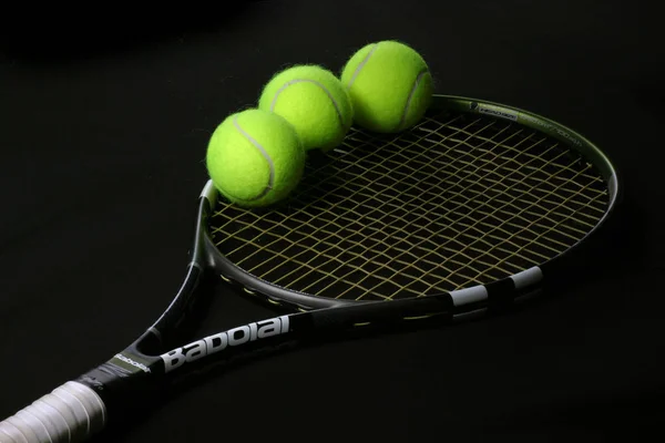 Tennisball Auf Dem Schläger — Stockfoto