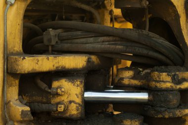 Direksiyon dişli bir taş ocağı Loader hidrolik tahrik kirli yağlı parça