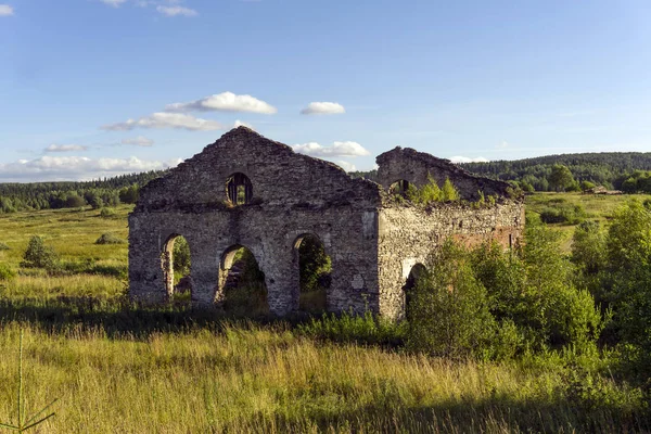 Ερείπια Της Πέτρας Παλιό Κτίριο Κατάστημα Εργοστασίου Του 19Ου Αιώνα — Φωτογραφία Αρχείου