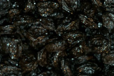 arka plan - gökkuşağı renk tonu closeup ile siyah Erik kurutulmuş