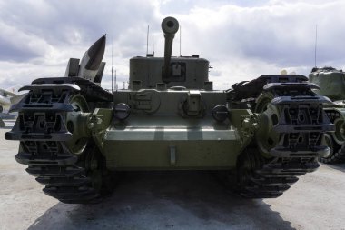 Verkhnyaya Pyshma, Rusya Federasyonu - 01 Mart 2018: İngiliz flame-thrower tankı Mk IV Churchill timsah askeri teçhizat müzesinde