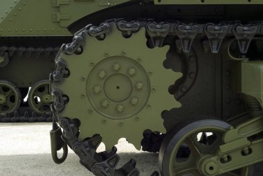 sürücü tekerlek ve tank tırtıl closeup bir parçası