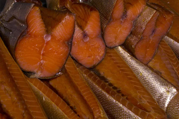 arka plan - şişman altın sayaç closeup balık füme.