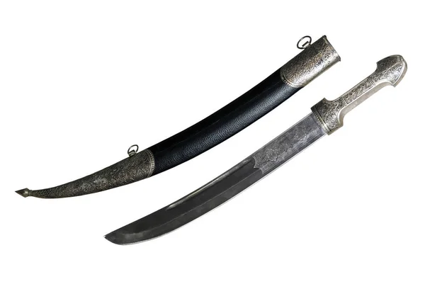 白色背景鞘的传统高加索曲线匕首 — 图库照片