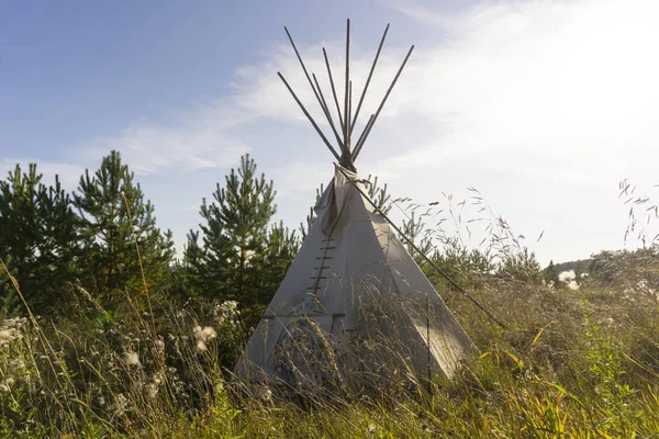 Tipi Native American Namiot Jesień Krajobraz — Zdjęcie stockowe