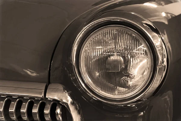 老式汽车前部的碎片 被用作旧照片的灰尘和噪音 — 图库照片