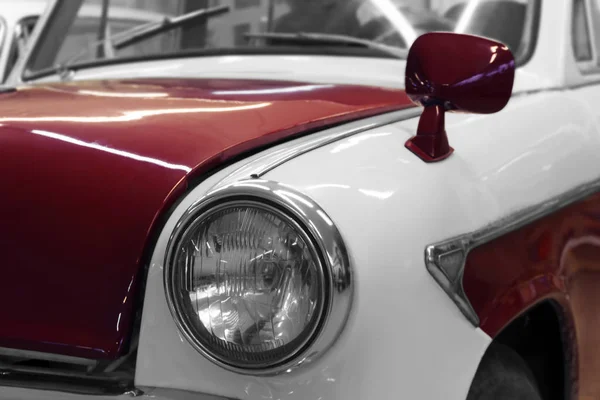 Detalle Parte Delantera Coche Vintage Blanco Rojo — Foto de Stock