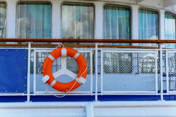 Primer Plano Del Tablero Del Barco Multi Cubierta Del Río — Foto de Stock