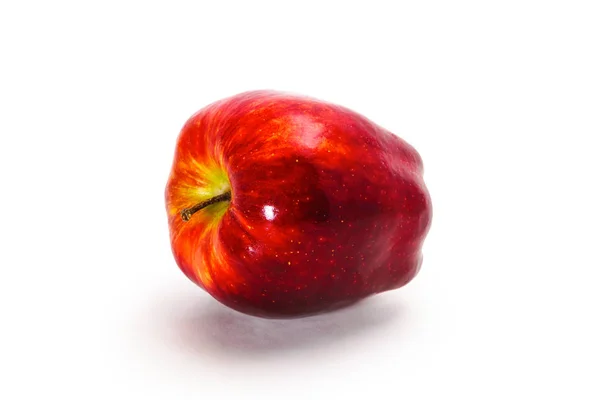 Manzana Roja Madura Cerca Sobre Fondo Blanco — Foto de Stock