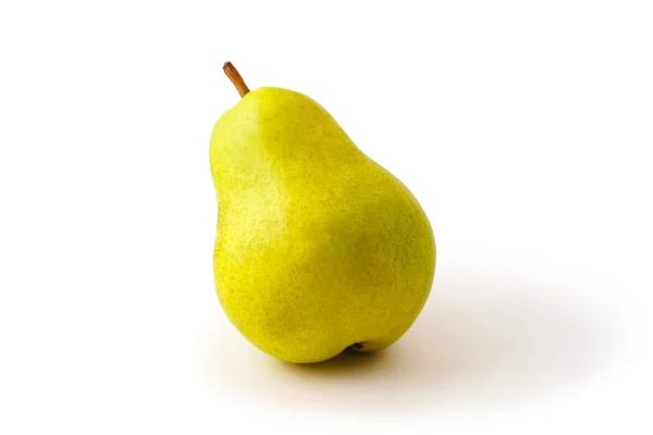 成熟的黄色梨关闭在白色背景与阴影 — 图库照片