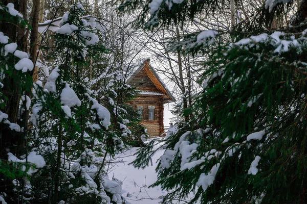 Traditional Vintage Wooden House Winter Forest — Stock Photo, Image
