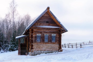 eski günlük Rus köylü kulübe izba kış peyzaj