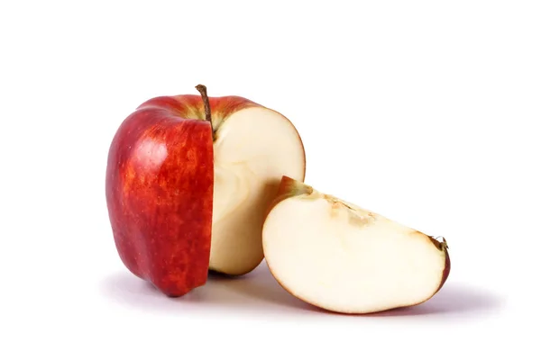 Dojrzałe Czerwone Jabłko Bez Plasterka Wyciąć Bliska Białym Tle — Zdjęcie stockowe