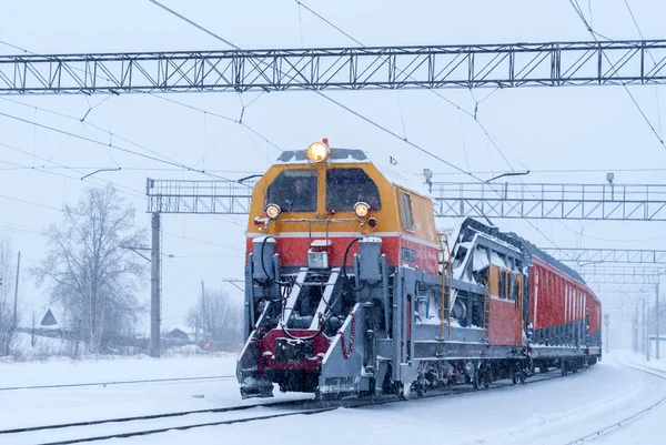 Perm Rússia Janeiro 2019 Trem Remoção Neve Ferroviária Para Trilhas — Fotografia de Stock