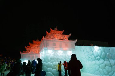 Perm, Rusya Federasyonu - 03 Ocak 2019: güzel oryantal tarzda yeni yıl buz şehirde gece yaktı