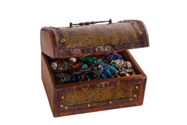 Beyaz arka plan üzerinde izole mücevher ile eski vintage küçük göğüs