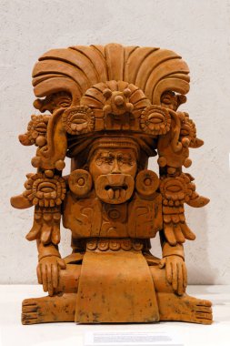 Yekaterinburg, Rusya - 17 Ocak 2019: bir tanrıça, reklam 250-600 tasvir eden eski Zapotek Dili seramik mezar semaver 