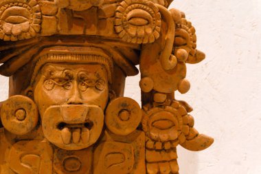 Yekaterinburg, Rusya - 17 Ocak 2019: eski Zapotek Dili seramik mezar urn bir Tanrı, reklam 250-600 tasvir parçası 