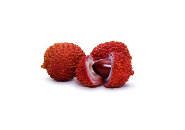 Beyaz arka plan üzerinde izole birkaç lychee meyve