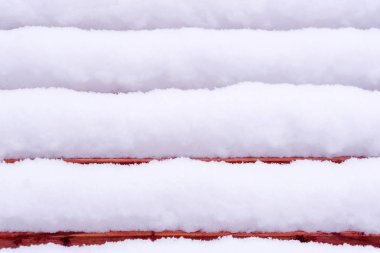 arka plan - kar bir bankta