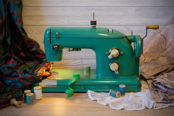 Still life with vintage sewing machine — Stock Photo, Image