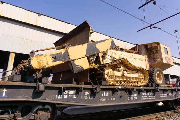 Důlní Řemdih na železničním vozu s vlastním pohonem — Stock fotografie