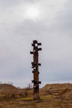 sanayi sonrası totem direği